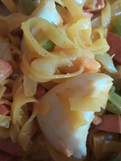 Una foto de Fideos de arroz con cúrcuma