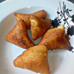 A picture of Bread samosa.