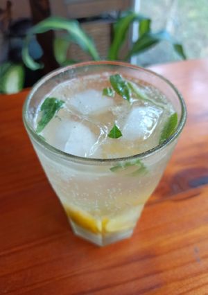 Una foto de Mojito de cedrón