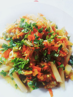 Una foto de Plumitas guisadas con vegetales