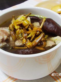 金針香菇排骨湯 的食譜成品照片