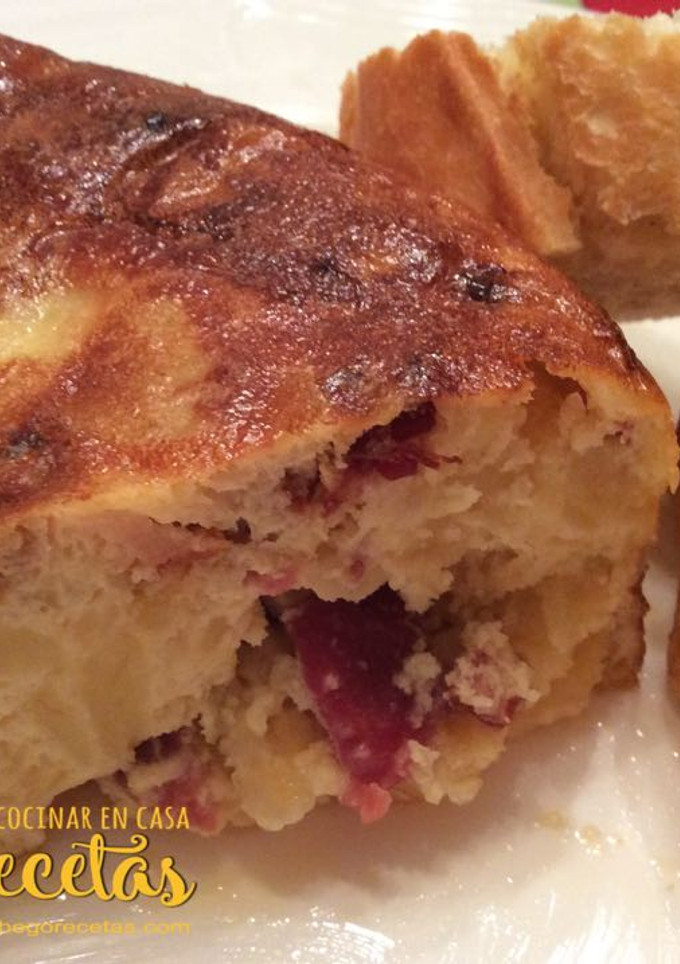 Una foto de Tortilla de patata con jamón y chorizo