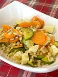 Orzo perlato con verdure, mozzarella e curcuma