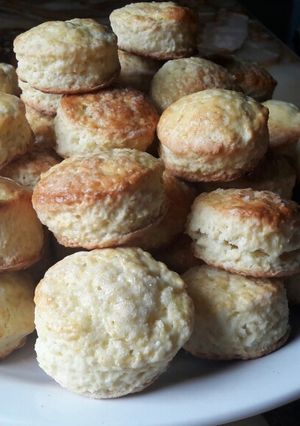 Una foto de Mini scones de limón con buttermilk🍋