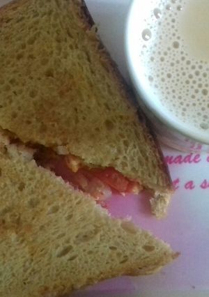 A picture of Brown bread sandwich without oil for weight lose.