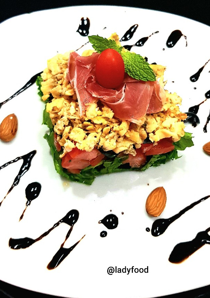 Una foto de 🌹Ensalada de huevo revuelto🌻