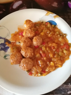 Una foto de Albóndigas con pisto