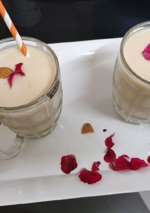 A picture of Almond milk shake.