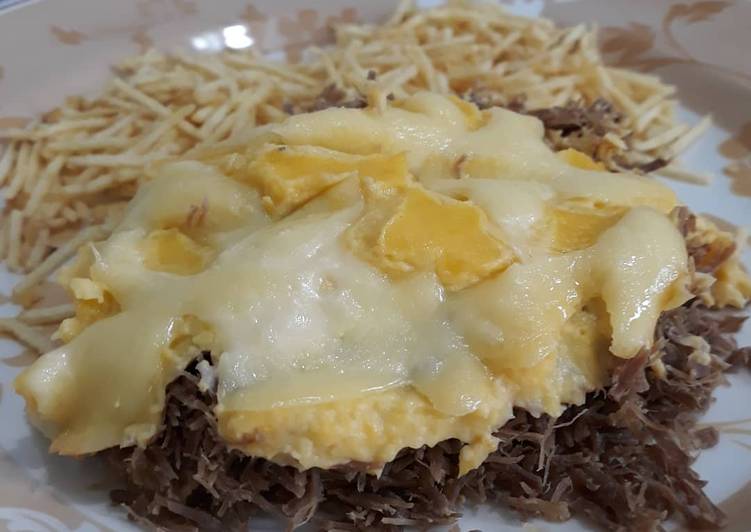 Escondidinho de Banana da Terra com Carne do Sol e Queijo - Tudogosreceitas