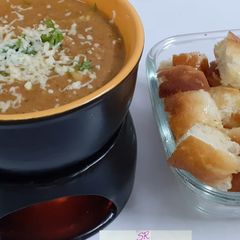 A picture of Cheese pav bhaji fondue.