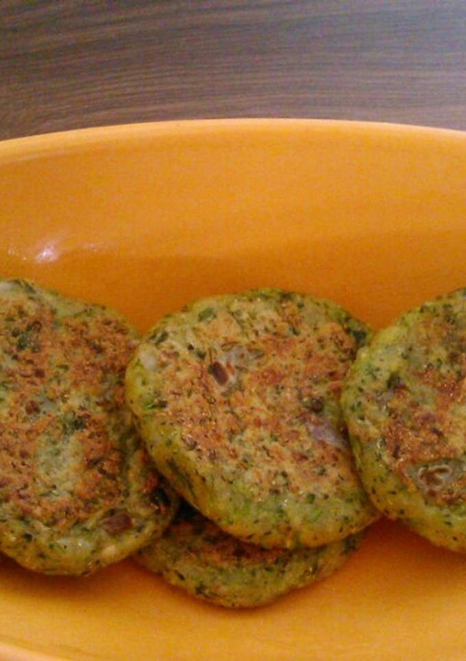 ब्रोकली कटलेट (Broccoli cutlet recipe in Hindi) रेसिपी मुख्य फोटो