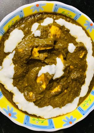 A picture of Palak Paneer.
