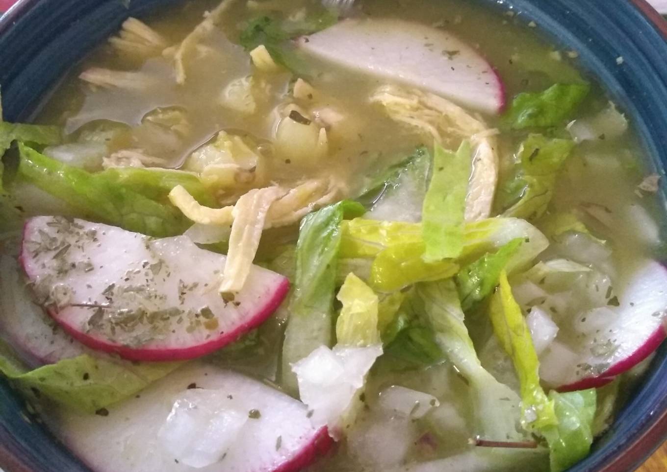 Pozole verde de pollo