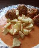 Albóndigas en salsa de pimientos rojos 🤤