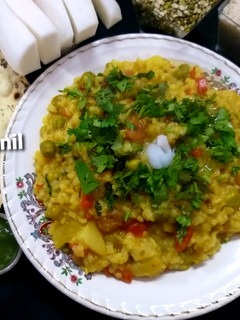 हरी उड़द दाल की खिचड़ी (hari urad dal ki khichdi recipe in Hindi) रेसिपी मुख्य फोटो