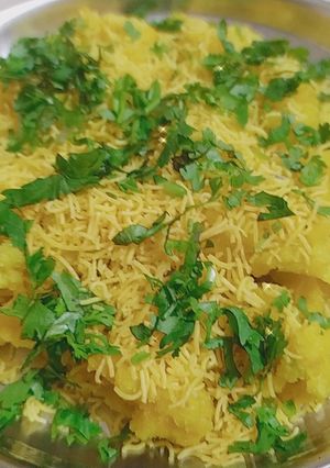 સેવ ખમણી (Sev Khamani Recipe In Gujarati) રેસીપી મુખ્ય ફોટો