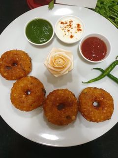 साबूदाना रिंग वड़ा (sabudana ring vada recipe in Hindi) रेसिपी मुख्य फोटो