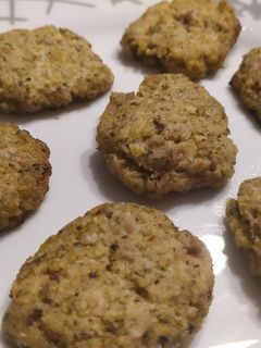 Una foto de Nuggets de pollo y brócoli 🥦