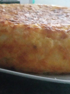 Una foto de Tortilla de patatas con cebolleta