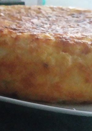 Una foto de Tortilla de patatas con cebolleta