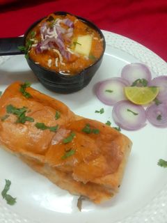 पाव भाजी (Pav Bhaji Recipe in Hindi) रेसिपी मुख्य फोटो