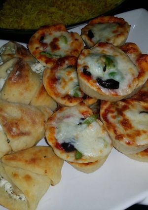 صورة لوصفة بيتزا بقوالب الكب كيك