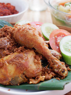 Foto resep Ayam Goreng Telur Ungkep