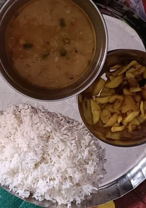 A picture of Dal chawal.