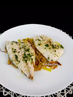 Una foto de Dorada al horno con limón