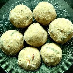 A picture of Churma (pachdhari)laddu.