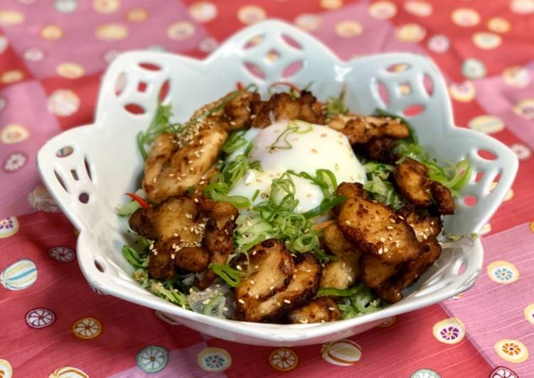 Steps to Prepare Speedy Colorful Vegetable Salad with Fried Chicken and Poached Egg