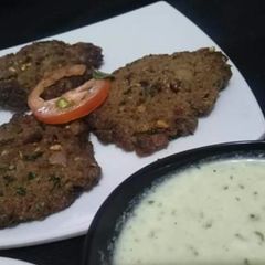 A picture of Chapli kabab.