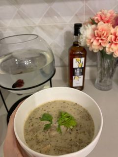 صورة لوصفة شوربة كريمة الدجاج والمشروم