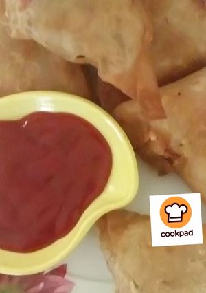 A picture of Aloo pasta samosy.