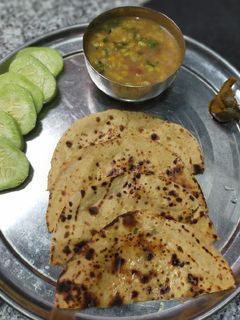 बेसनी रोटी (Besani roti recipe in Hindi) रेसिपी मुख्य फोटो