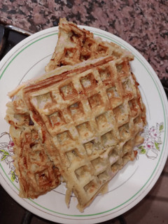 Una foto de Waffles de avena y manzana