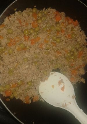 Una foto de Carne con arvejas y zanahoria