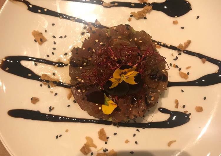 Tartar de atún rojo y aguacate