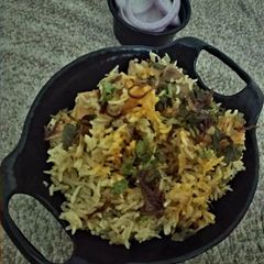 A picture of Chicken Pulao.