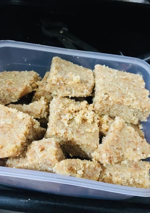 અડદિયા પાક (Adadiya Paak Recipe In Gujarati) રેસીપી મુખ્ય ફોટો