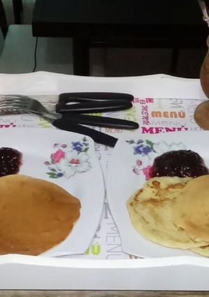 Una foto de Hot cakes o tortitas de avena y naranja sin huevo ni aceite