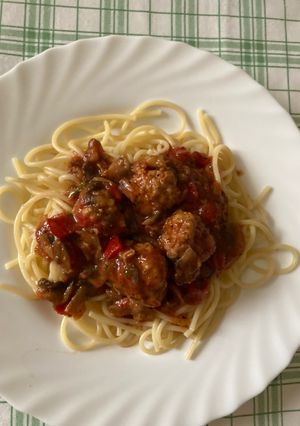 Paradicsomos húsgombóc gombával recept fotója
