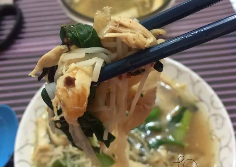 Step-by-Step Guide to Make Perfect Mee Suah In Chicken With Ginger And Oyster Mushrooms Soup