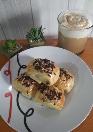 Foto resep Bolen pisang coklat keju (takaran sendok)