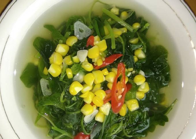 5 Alasan Mengapa Resep Sayur Bening Bayam Jagung Ini Wajib Dicoba!