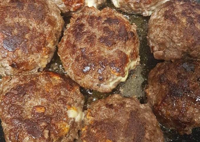 Recipe of Perfect Cheese stuffed burgers