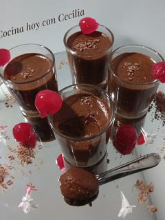 Una foto de Mousse de chocolate
