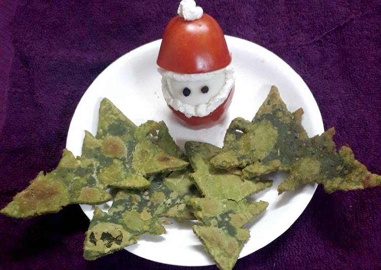 Tomato santa with spinach Christmas trees