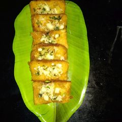 Cheese garlic bread A picture of Cheese garlic bread.