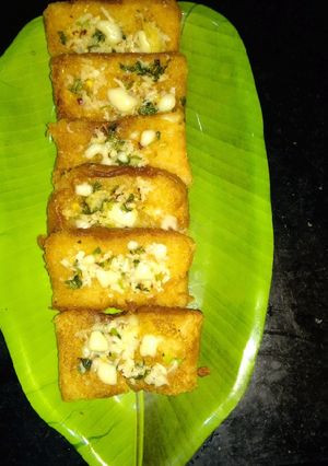 A picture of Cheese garlic bread.
